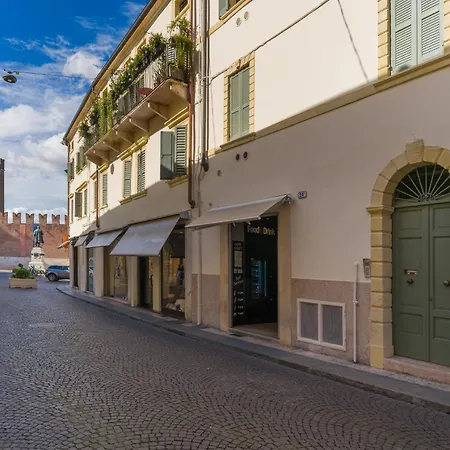 Center * Verona