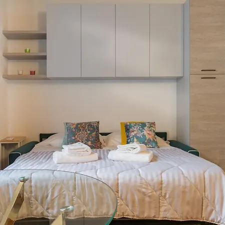 Apartment Center *