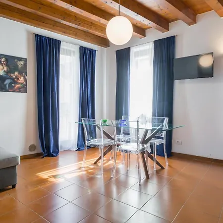 Center * Βερόνα